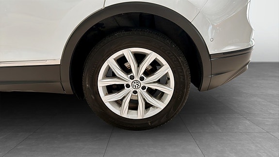 Volkswagen Tiguan 6 of 13