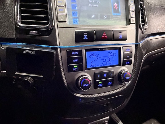 Hyundai Santa Fe 23 of 29