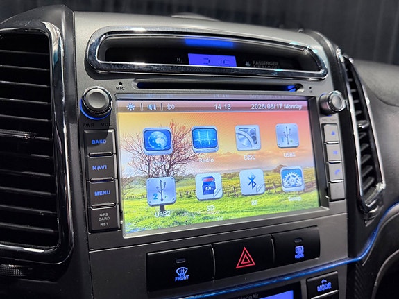 Hyundai Santa Fe 24 of 29