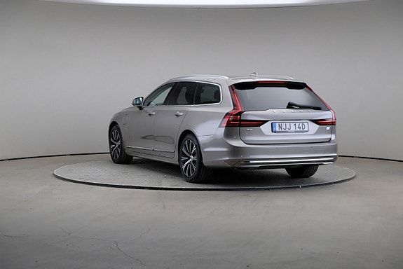 Volvo V90 2 of 27
