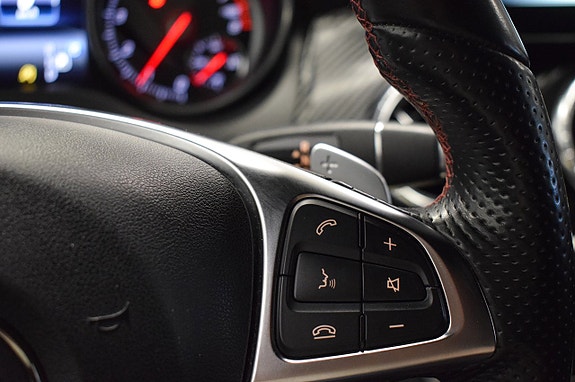 Mercedes-Benz CLA200 10 of 23