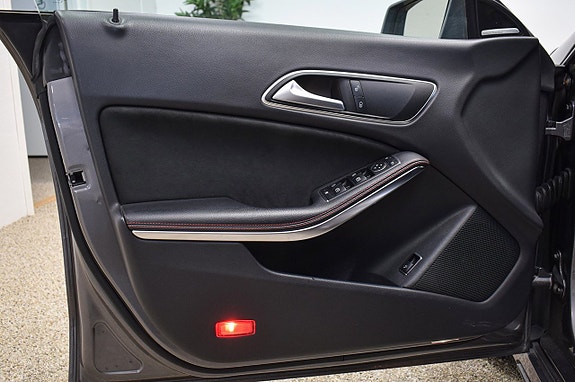 Mercedes-Benz CLA200 15 of 23