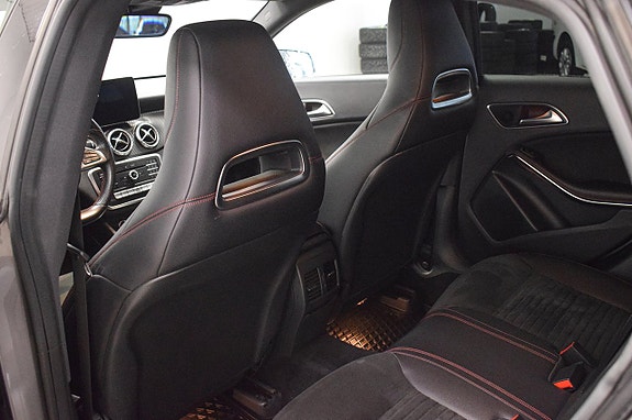 Mercedes-Benz CLA200 16 of 23