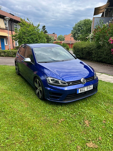 Volkswagen Golf VII 2 of 5