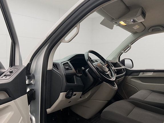 Volkswagen Transporter 13 of 29
