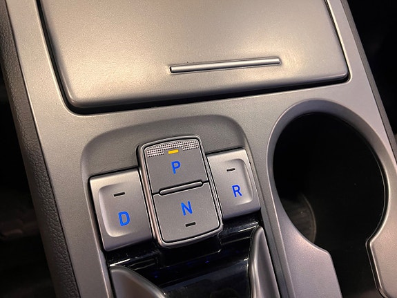 Hyundai Kona 16 of 21