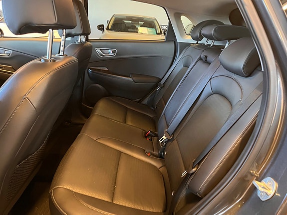 Hyundai Kona 10 of 21