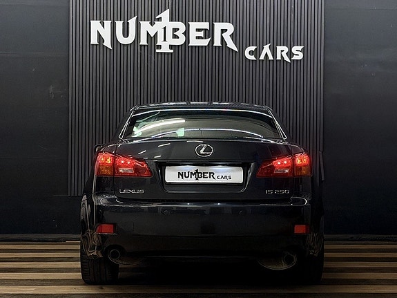 Lexus IS250 8 of 27