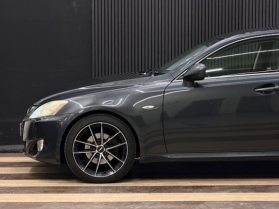 Lexus IS250 5 of 27