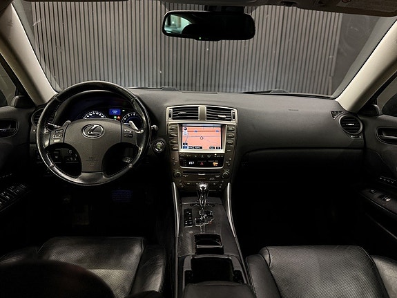 Lexus IS250 14 of 27