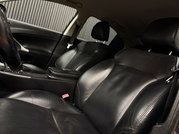 Lexus IS250 11 of 27