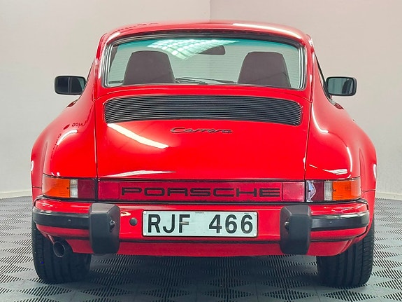 Porsche 911 Carrera 2 of 16