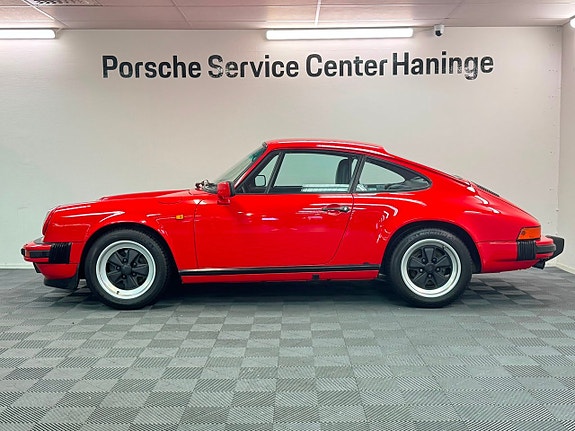 Porsche 911 Carrera 3 of 16