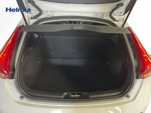 Volvo V40 10 of 14