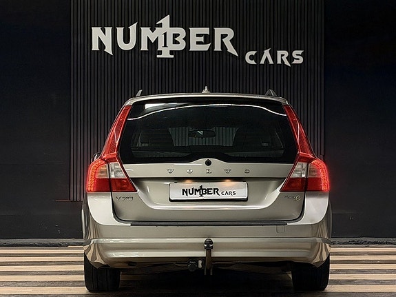 Volvo V70 9 of 23