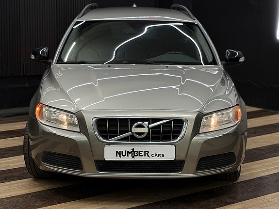 Volvo V70 5 of 23