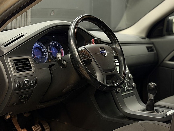 Volvo V70 15 of 23