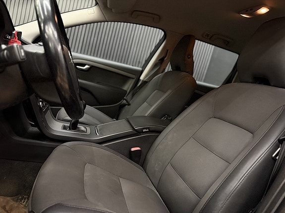 Volvo V70 14 of 23