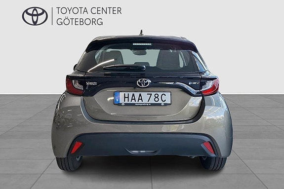 Toyota Yaris 6 of 13