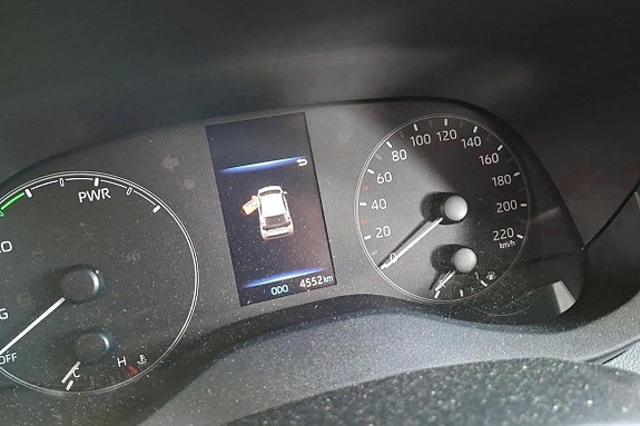 Toyota Yaris 13 of 13