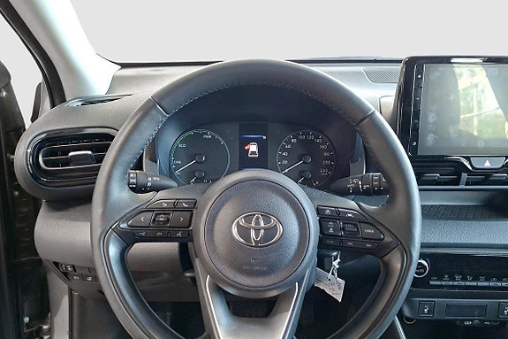 Toyota Yaris 11 of 13