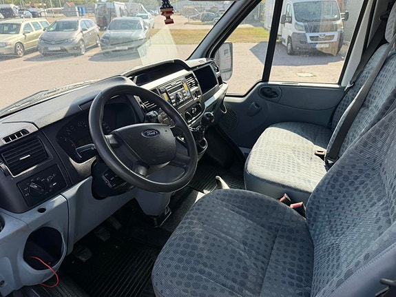 Ford Transit 3 of 5
