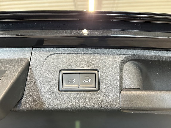 Volkswagen Passat Alltrack 17 of 26