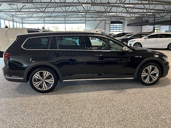 Volkswagen Passat Alltrack 7 of 26