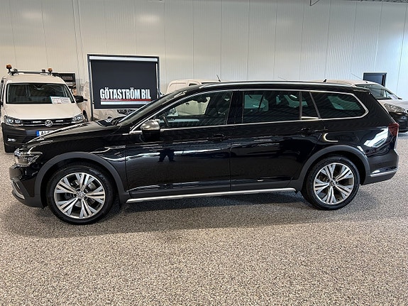 Volkswagen Passat Alltrack 9 of 26