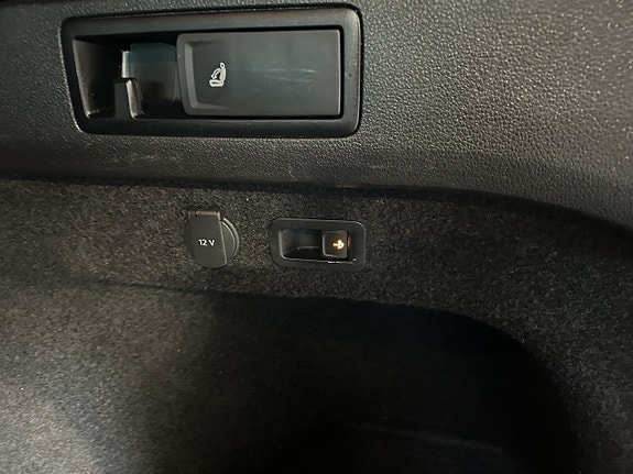 Volkswagen Passat Alltrack 16 of 26