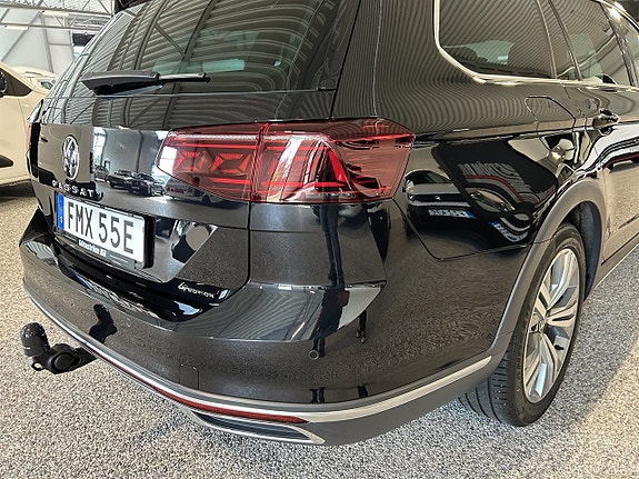 Volkswagen Passat Alltrack 8 of 26