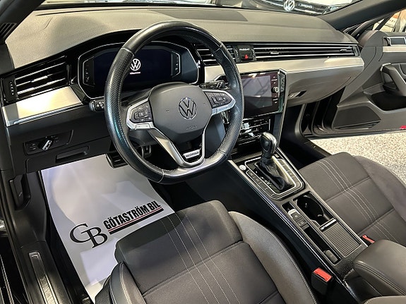 Volkswagen Passat Alltrack 12 of 26