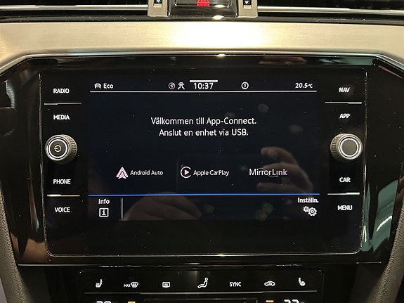 Volkswagen Passat Alltrack 25 of 26