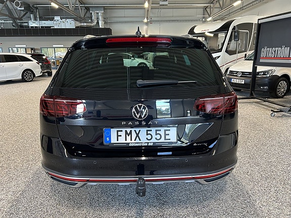 Volkswagen Passat Alltrack 3 of 26