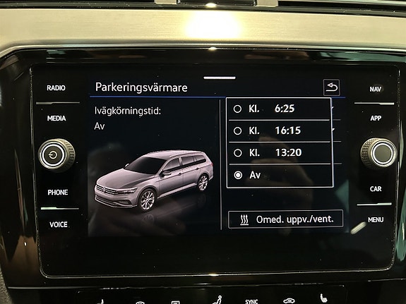 Volkswagen Passat Alltrack 23 of 26