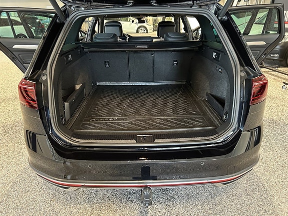 Volkswagen Passat Alltrack 15 of 26
