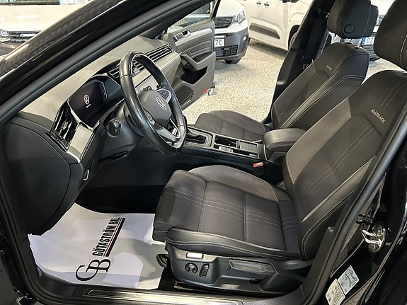 Volkswagen Passat Alltrack 11 of 26