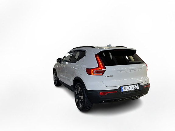 Volvo EX40 3 of 14