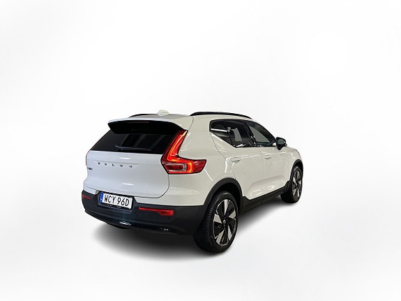 Volvo EX40 7 of 14