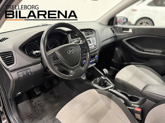 Hyundai i20 10 of 23