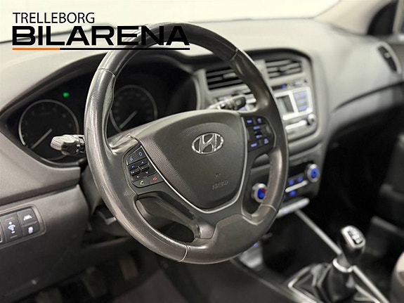 Hyundai i20 9 of 23