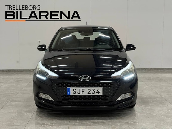 Hyundai i20 3 of 23