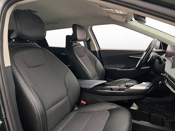 Kia EV6 14 of 30