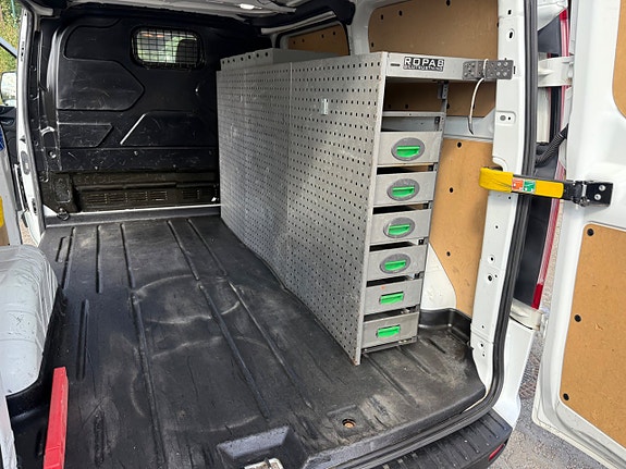 Ford Transit Custom 14 of 16