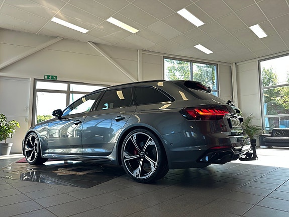 Audi RS4 7 of 15