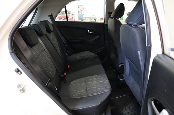 Kia Picanto 13 of 19