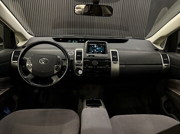 Toyota Prius 18 of 25