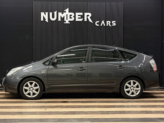 Toyota Prius 6 of 25