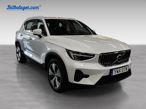 Volvo XC40 4 of 13