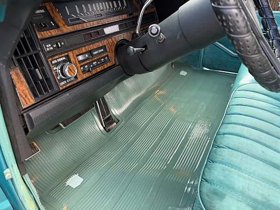 Cadillac Fleetwood 14 of 21